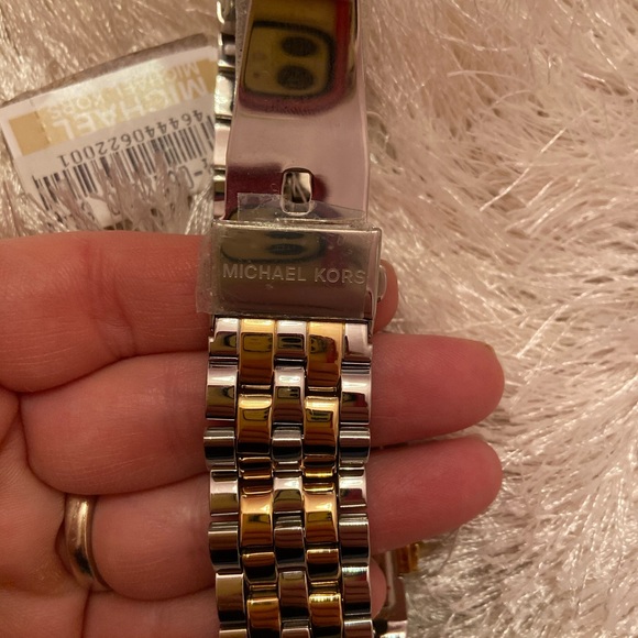BNWT WOMENS MICHAEL KORS WATCH - Picture 5 of 11